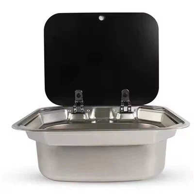 RV med overdækket vask